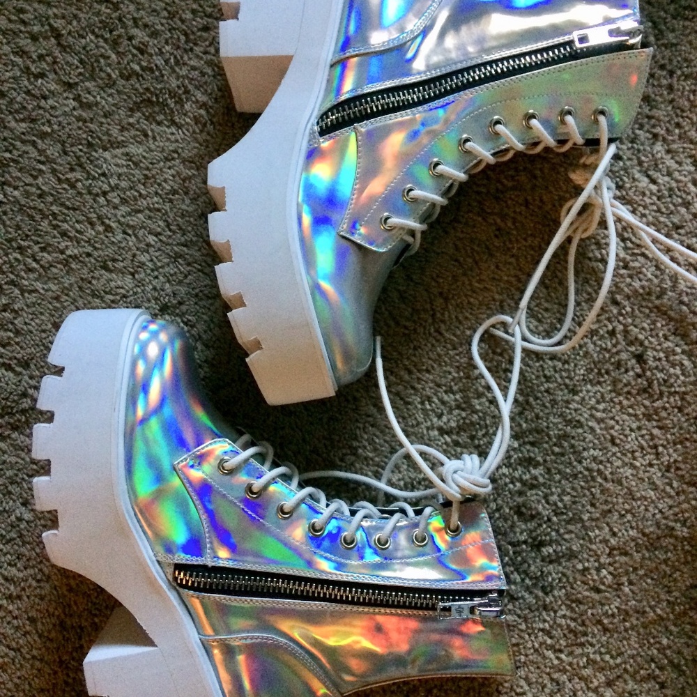 Dollz Kill Holographic Platform Boots! ☼
